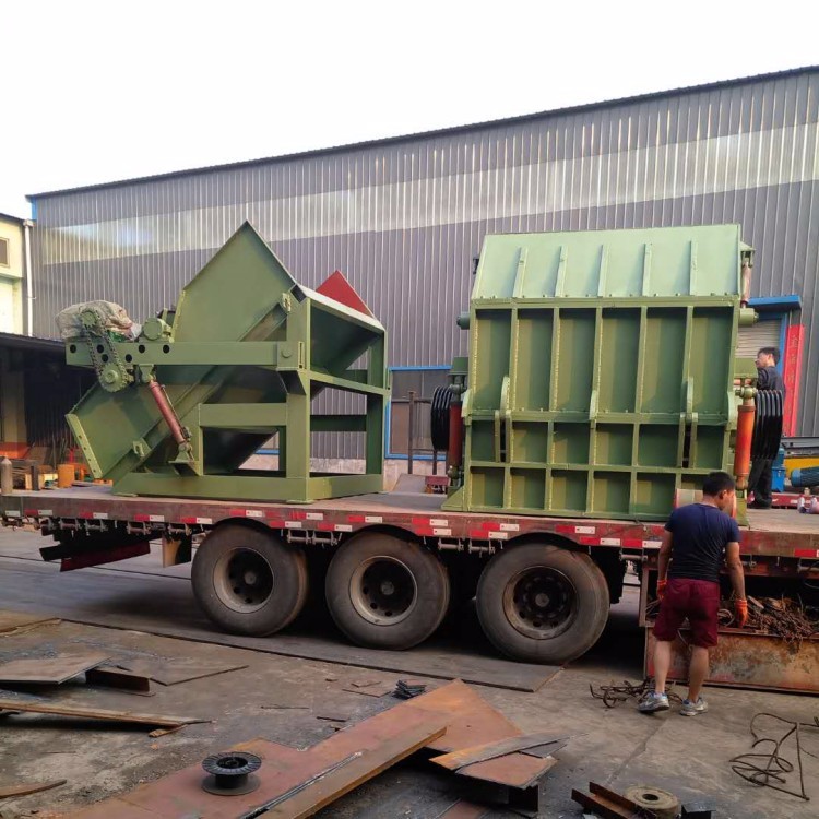 金屬粉碎機(jī)發(fā)貨現(xiàn)場(chǎng)