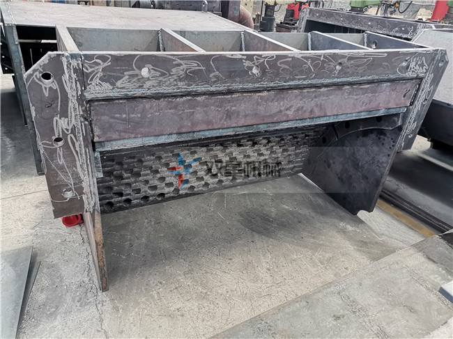 金屬破碎機(jī)<a href='http://m.jlysxjy.com/case/502.html' target='_blank'><span>篩板</span></a>