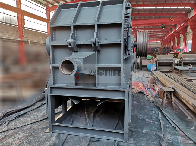 鋁合金粉碎機生產(chǎn)現(xiàn)場
