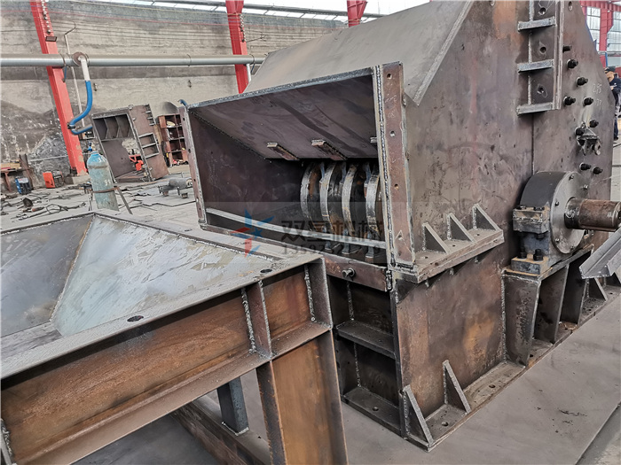 廢鋁粉碎機(jī)生產(chǎn)現(xiàn)場(chǎng)