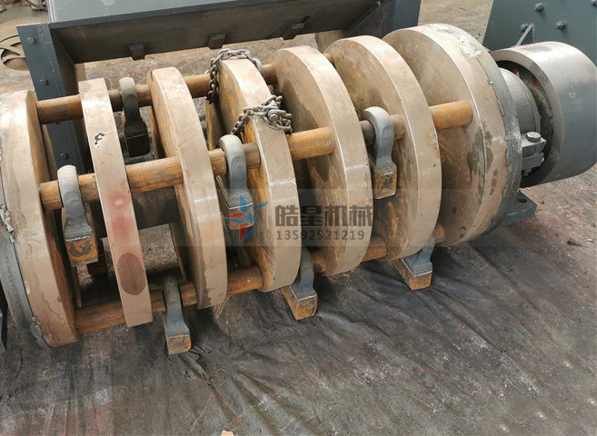 金屬破碎機(jī)<a href='http://m.jlysxjy.com/case/501.html' target='_blank'><span>錘頭</span></a>