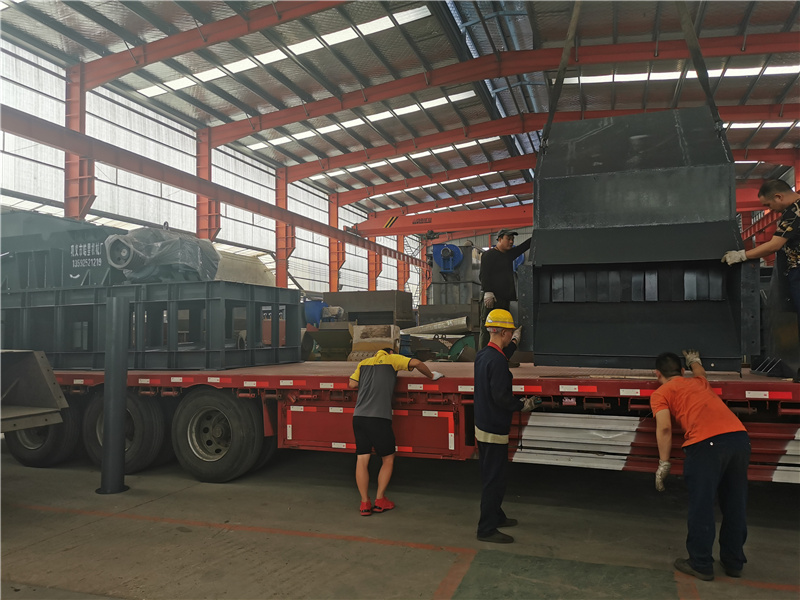 <a href='http://m.jlysxjy.com/1/55.html' target='_blank'><span>斷橋鋁粉碎機(jī)</span></a>設(shè)備發(fā)貨