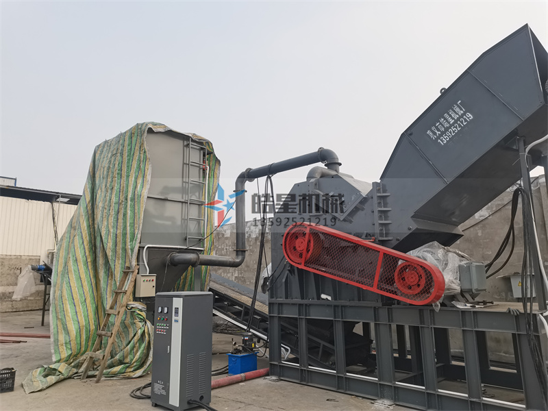 近年來新能源行業(yè)發(fā)展較快速，像鋰離子電池、光伏材料、氫能材料等新能源材料的回收與加工需求日益增長。金屬粉碎機(jī)設(shè)備也在新能源材料的精細(xì)化處理和資源回收中發(fā)揮著重要作用。金屬粉碎機(jī)在新能源材料加工中的主要應(yīng)用表現(xiàn)在：